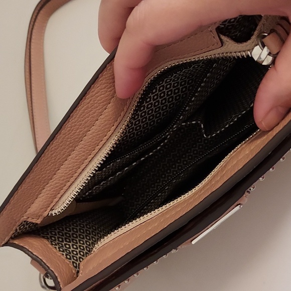 Like New Brighton Beckman Organizer Purse Color Buff Nude Pebbled Leather - Picture 6 of 11